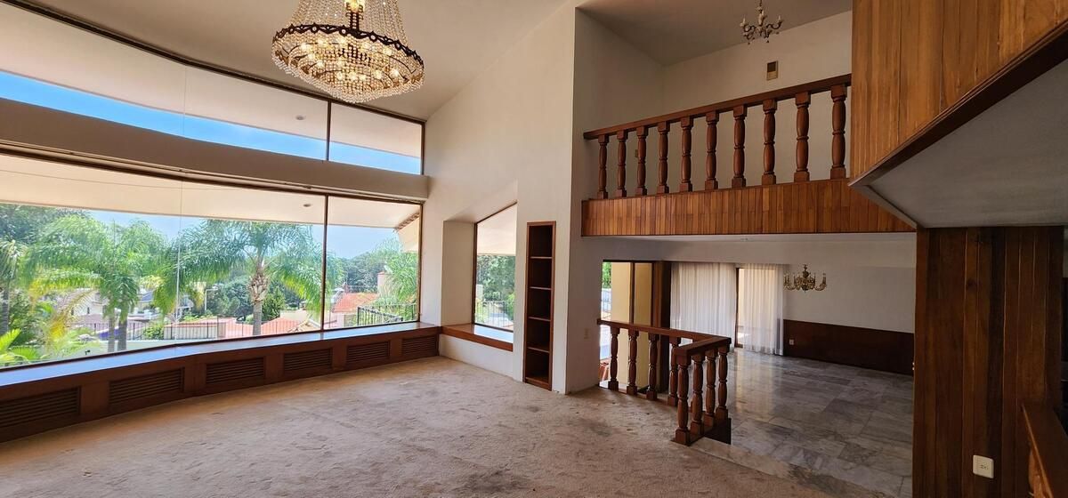 Casa En Bugambilias 1a Sección En Venta Con Alberca