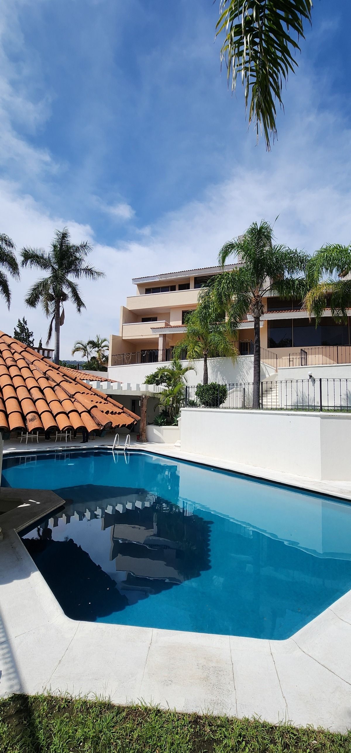 Casa En Bugambilias 1a Sección En Venta Con Alberca