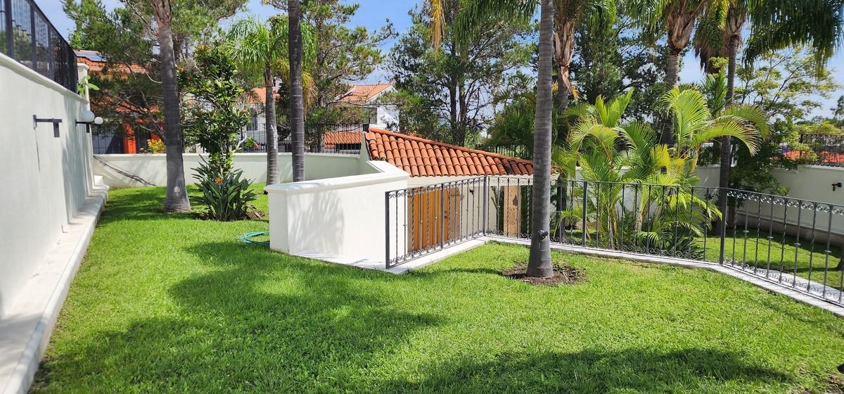 Casa En Bugambilias 1a Sección En Venta Con Alberca