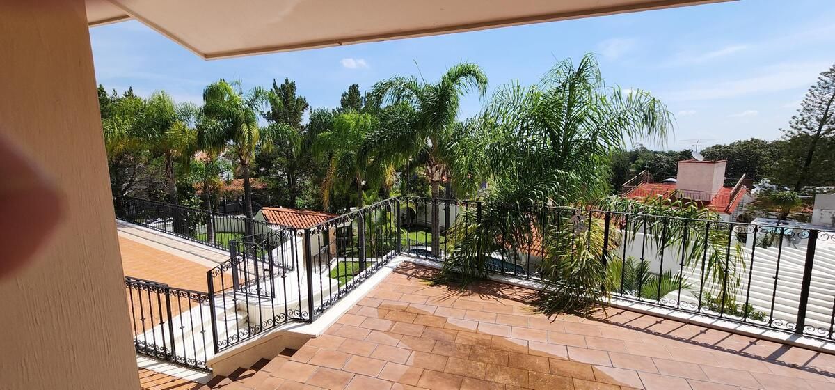 Casa En Bugambilias 1a Sección En Venta Con Alberca