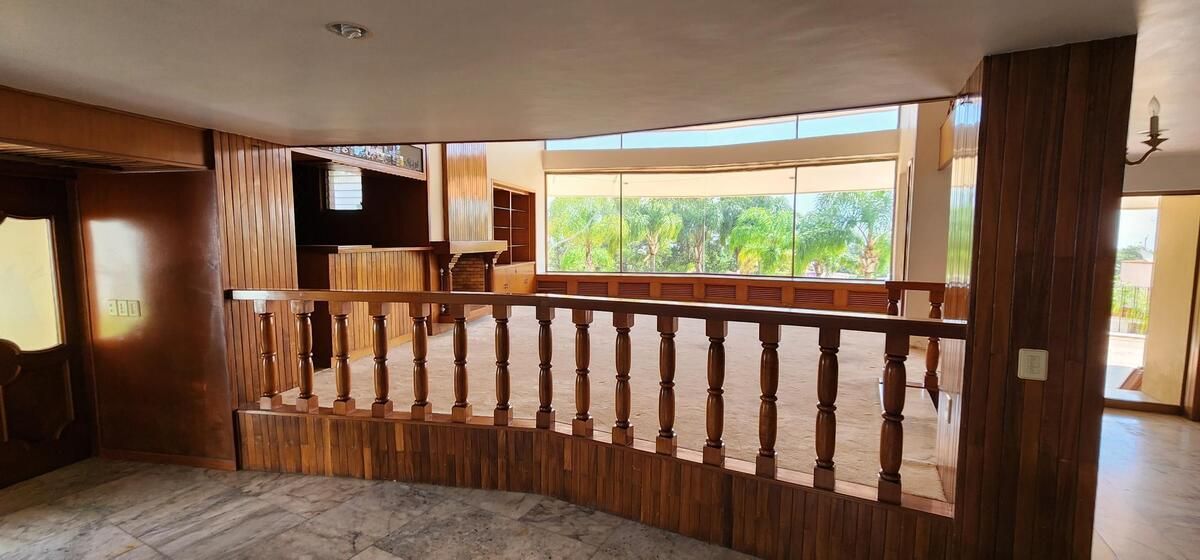 Casa En Bugambilias 1a Sección En Venta Con Alberca