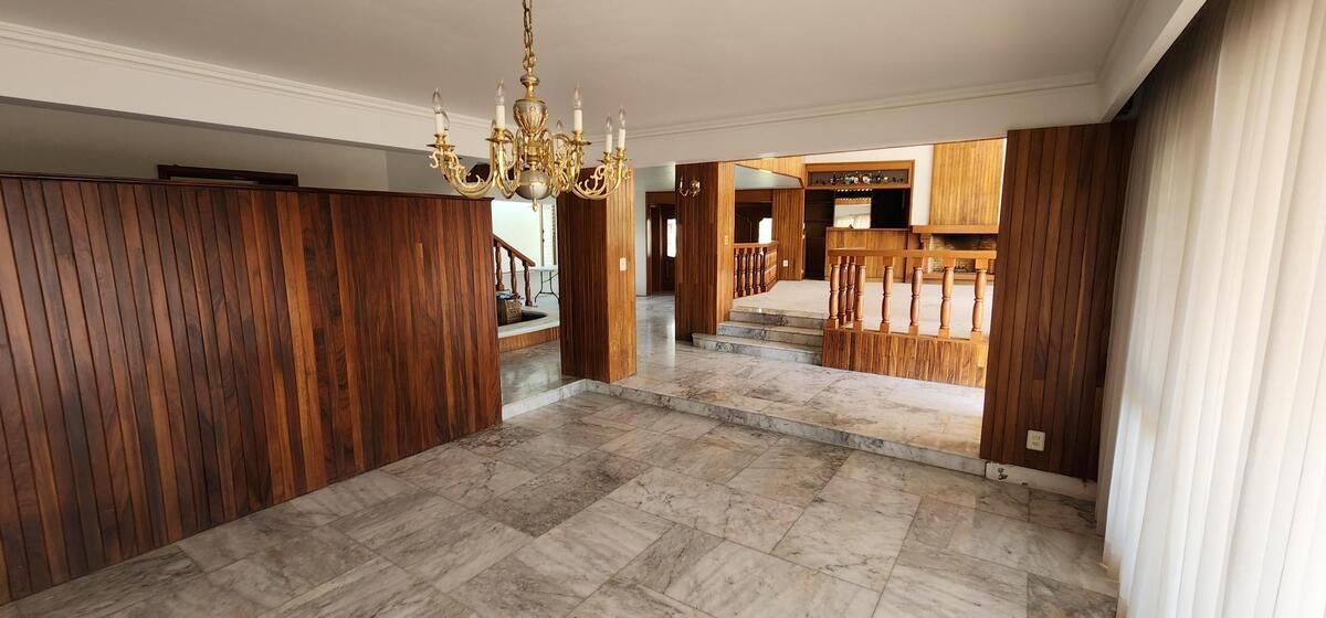 Casa En Bugambilias 1a Sección En Venta Con Alberca