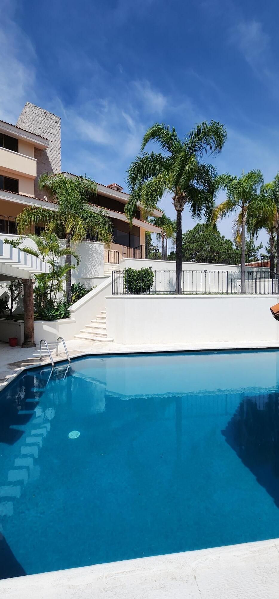 Casa En Bugambilias 1a Sección En Venta Con Alberca