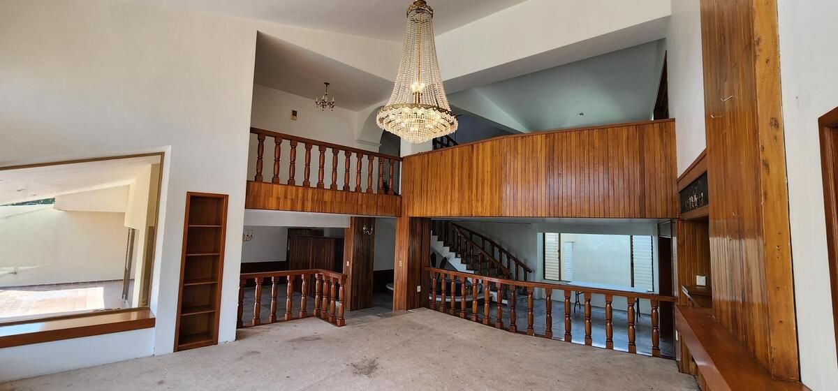 Casa En Bugambilias 1a Sección En Venta Con Alberca