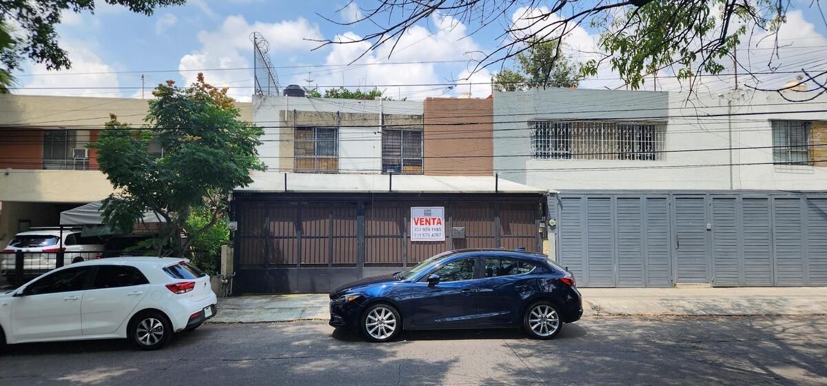 Casa En Venta En Loma Bonita, Zona Con Uso De Suelo Mixto Sobre Avenida.