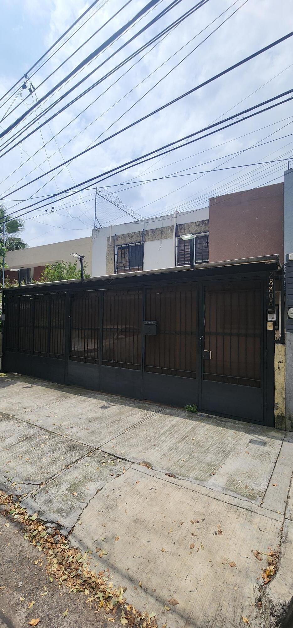 Casa En Venta En Loma Bonita, Zona Con Uso De Suelo Mixto Sobre Avenida.
