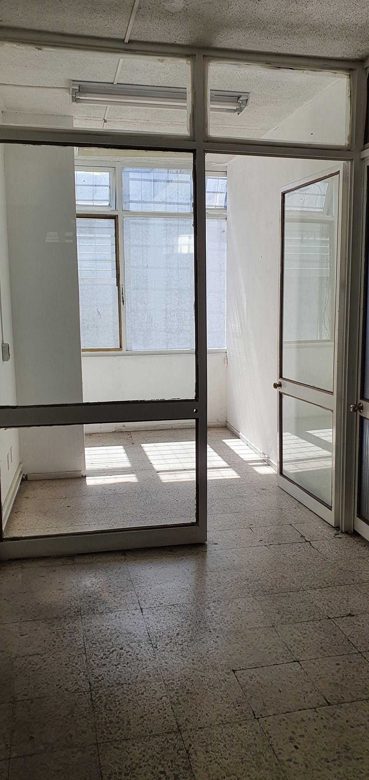 Edificio En Venta Excelente Ubicacion Centro, Uso Comercial Sobre Av. Hidalgo.