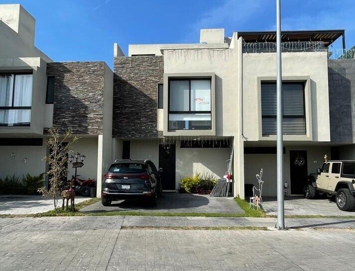 Casa En Venta En Zoi Boreales En Real Valdepeñas, Zapopan Norte