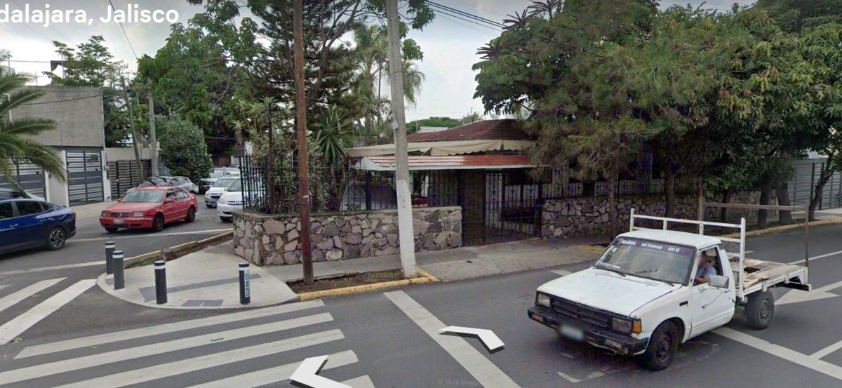 Casa En Venta En Esquina Enrique Diaz De Leon Y Manuel De Mimbela J Del Country