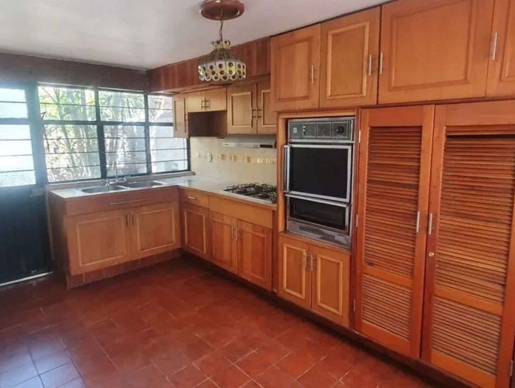 Casa En Venta En Esquina Enrique Diaz De Leon Y Manuel De Mimbela J Del Country
