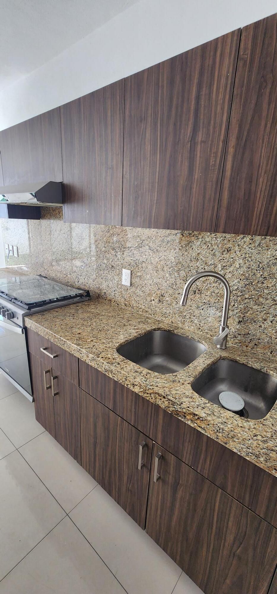 Oportunidad Casa En Venta En Casa Fuerte Condominio Baluarte