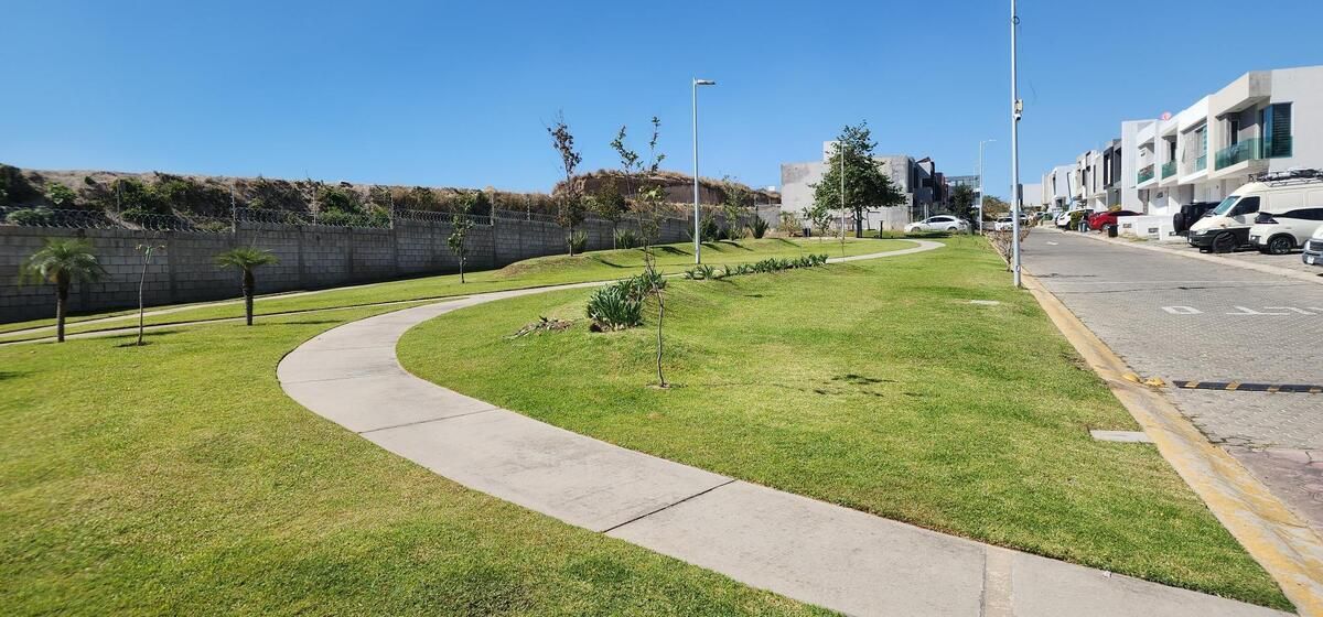 Oportunidad Casa En Venta En Casa Fuerte Condominio Baluarte