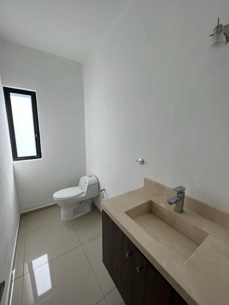 Oportunidad Casa En Venta En Casa Fuerte Condominio Baluarte