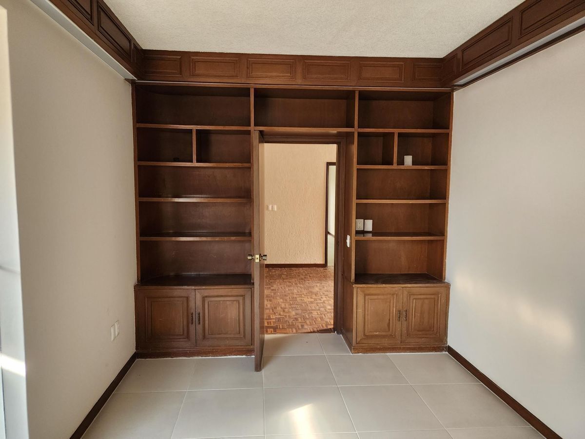 Residencia En Renta En Country Club, De Una Planta