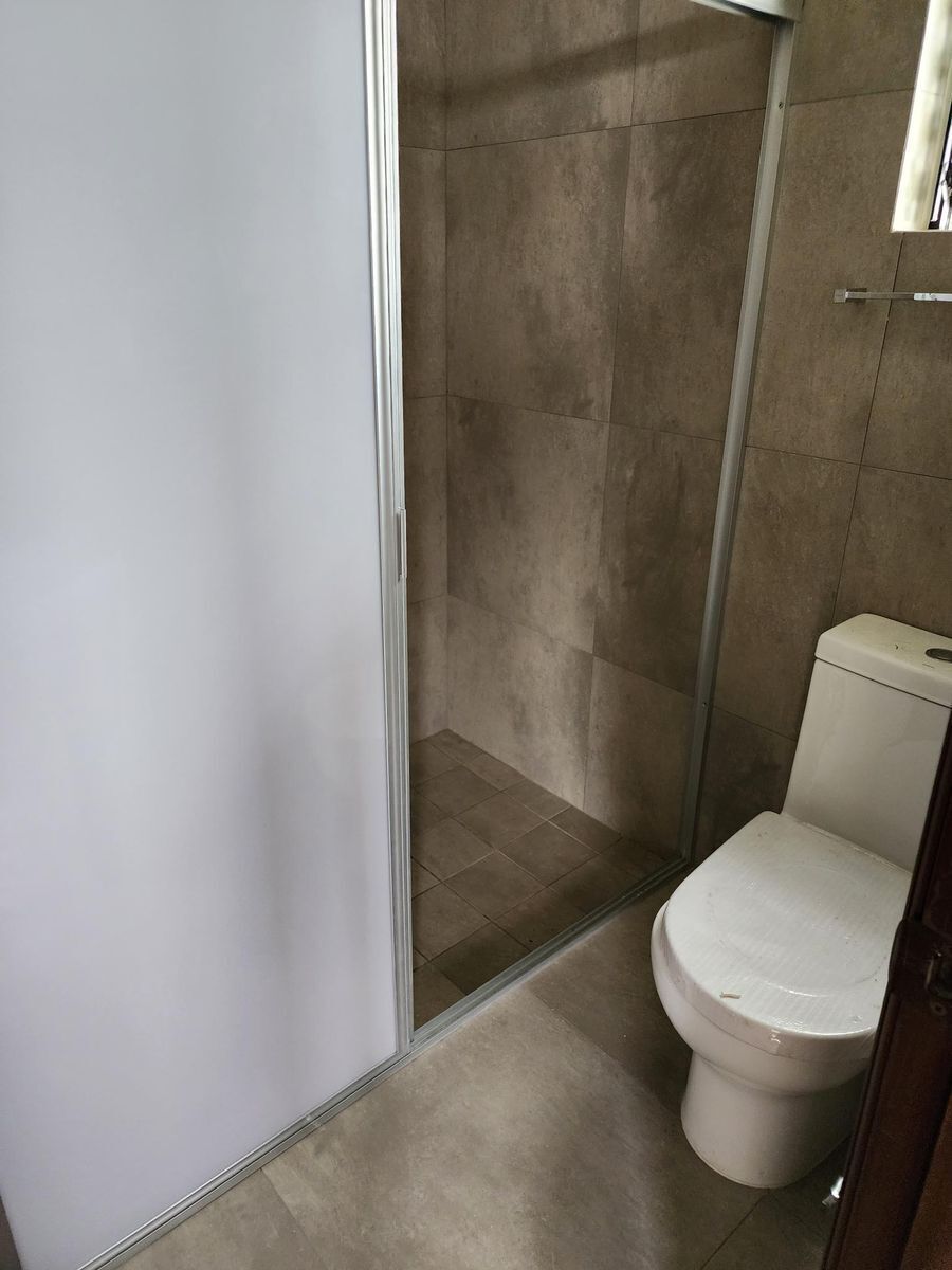 Residencia En Renta En Country Club, De Una Planta