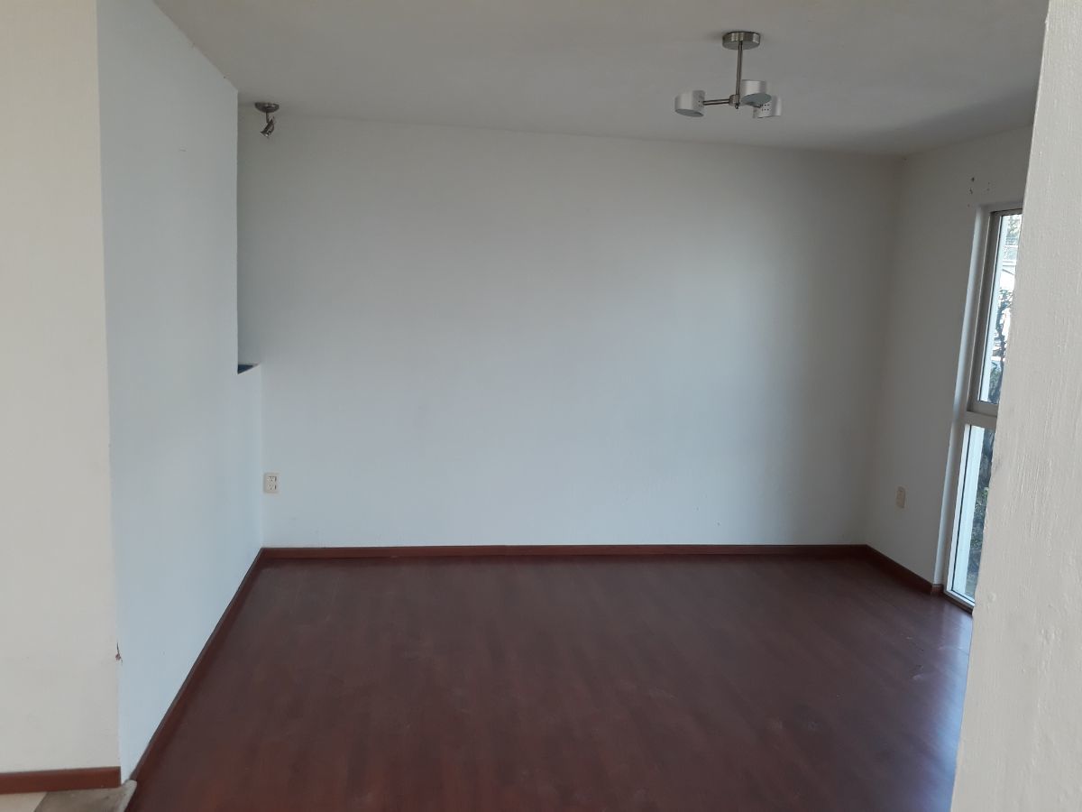 Excelente Residencia En Venta  En Jardín Real, Coto Paseo De La Reina