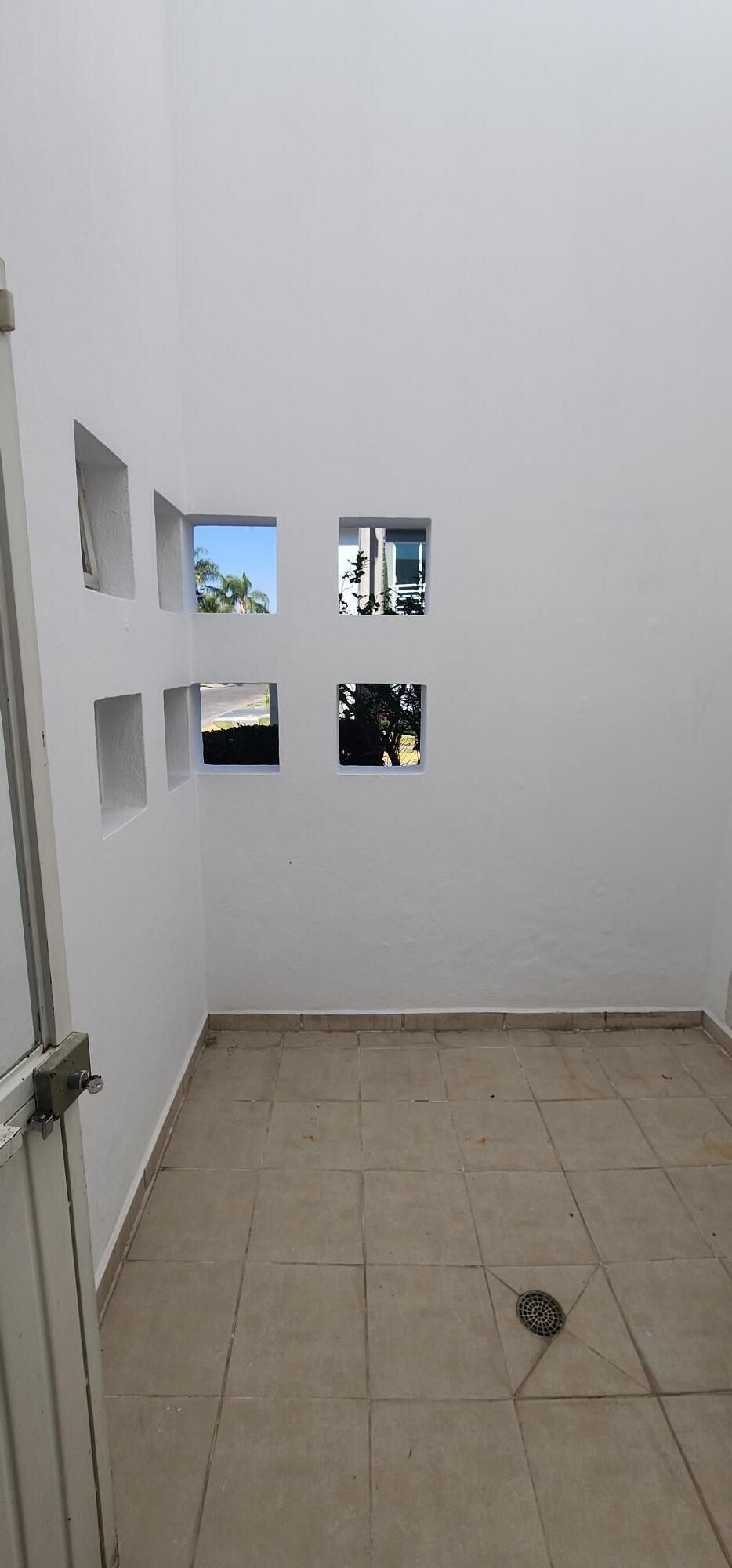 Excelente Residencia En Venta  En Jardín Real, Coto Paseo De La Reina