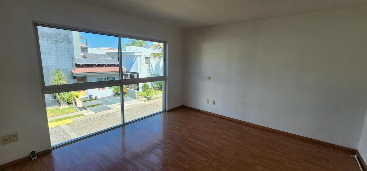 Excelente Residencia En Venta  En Jardín Real, Coto Paseo De La Reina