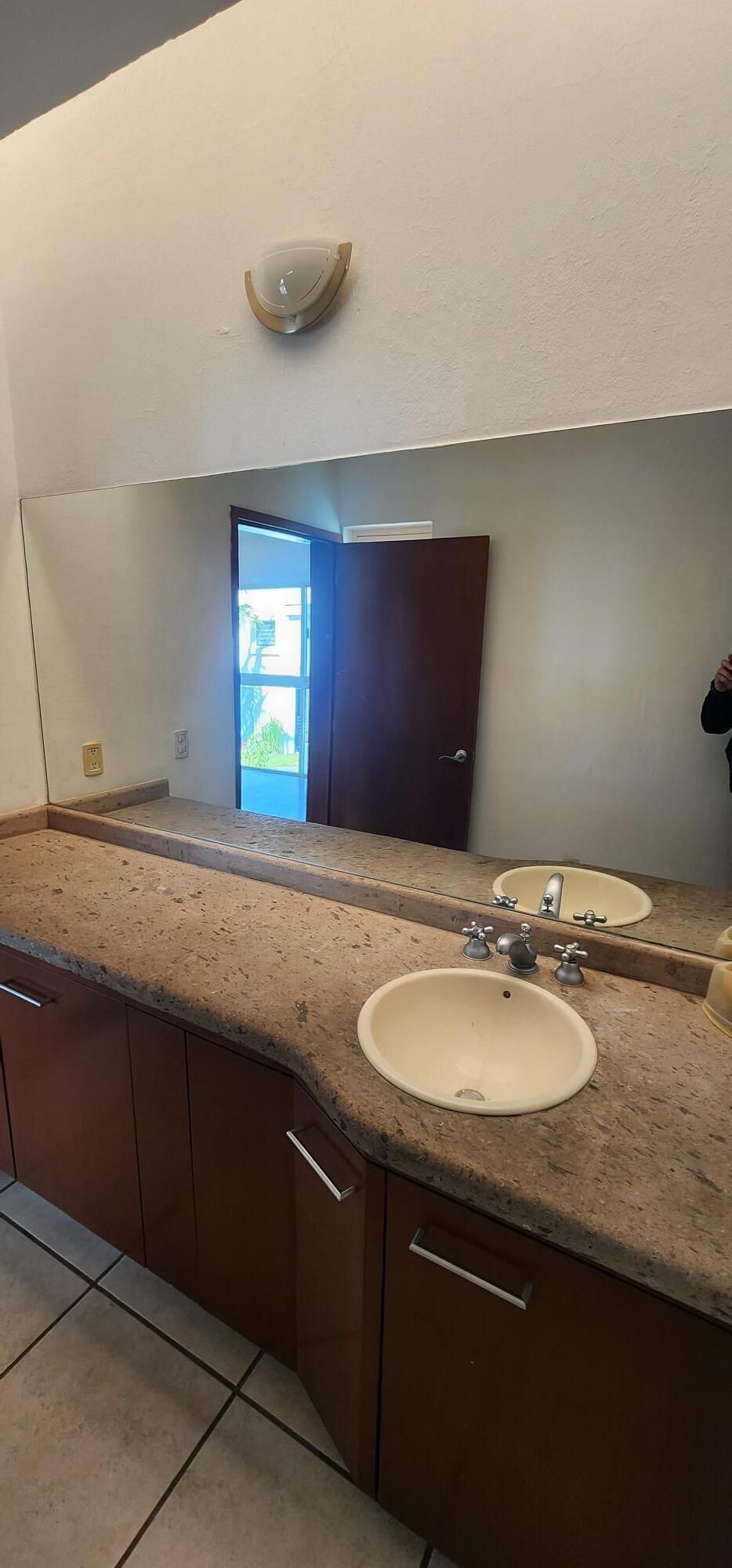 Excelente Residencia En Venta  En Jardín Real, Coto Paseo De La Reina