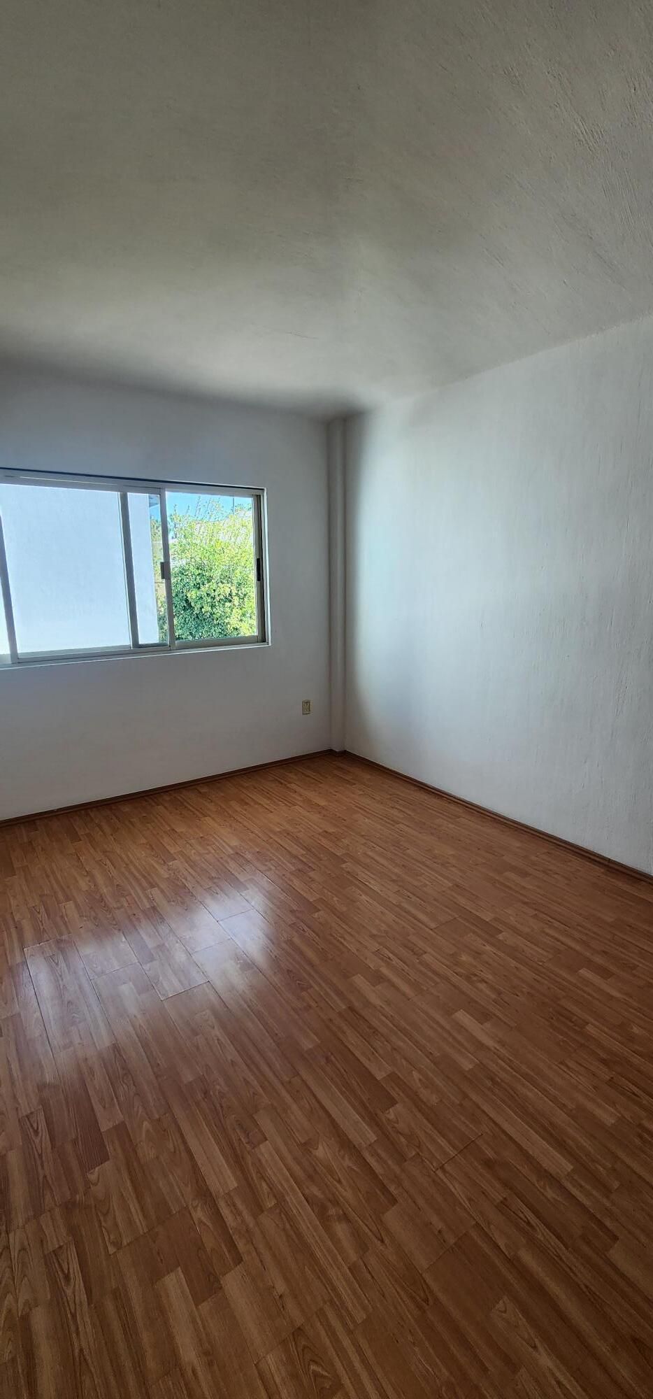 Excelente Residencia En Venta  En Jardín Real, Coto Paseo De La Reina