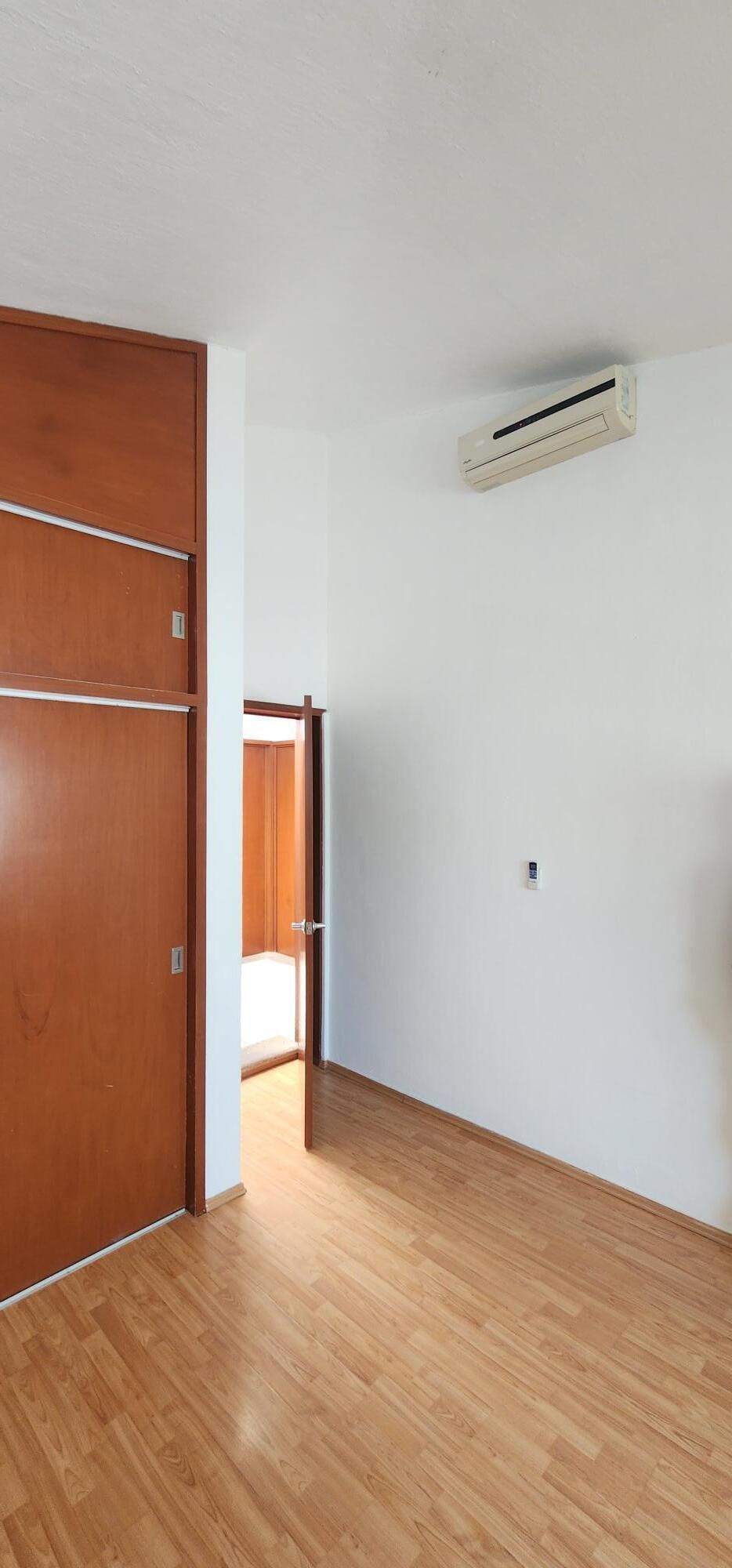 Excelente Residencia En Venta  En Jardín Real, Coto Paseo De La Reina