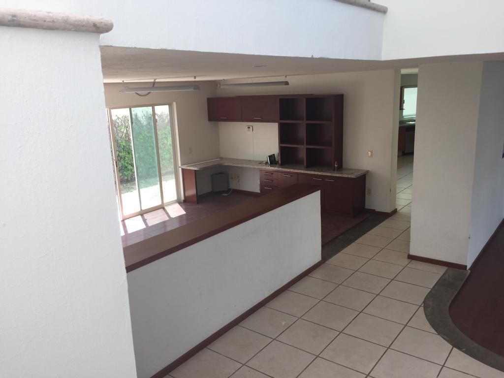 Excelente Residencia En Venta  En Jardín Real, Coto Paseo De La Reina