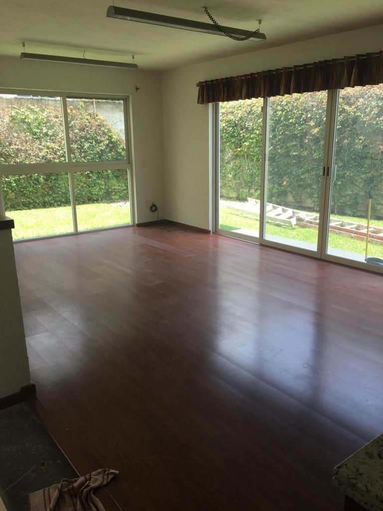 Excelente Residencia En Venta  En Jardín Real, Coto Paseo De La Reina