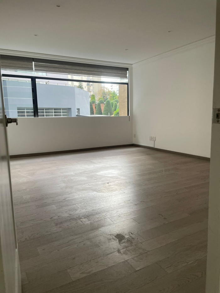 EN VENTA Luminoso Departamento En Hacienda De Las Palmas