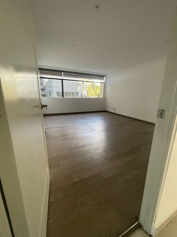 EN VENTA Luminoso Departamento En Hacienda De Las Palmas