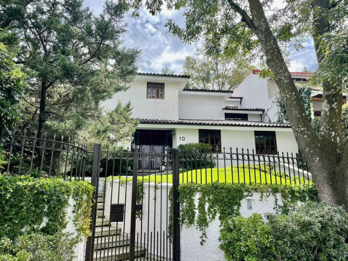 Venta Hermosa Casa en Privada Lomas de las Palmas