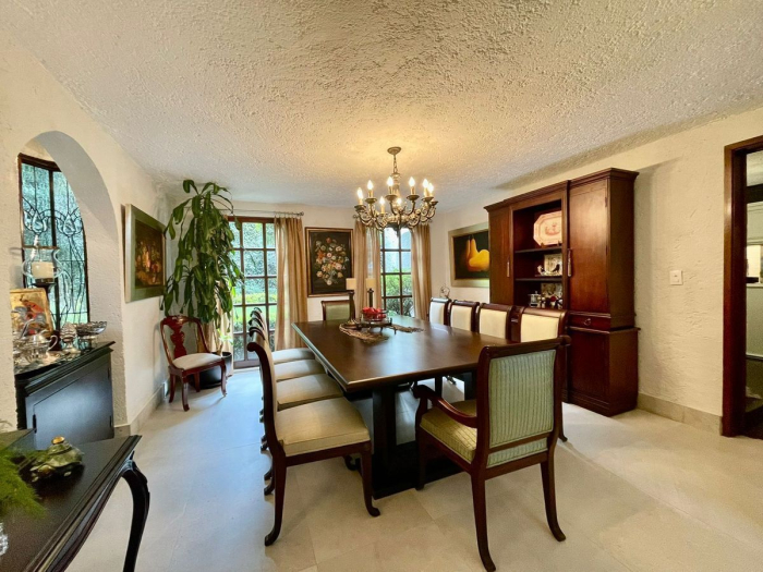 Venta Hermosa Casa en Privada Lomas de las Palmas