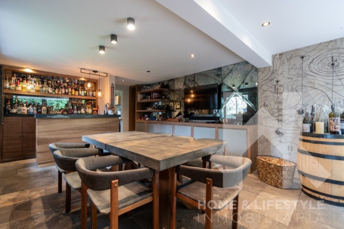 Venta y Renta Casa en Bosques de las Lomas