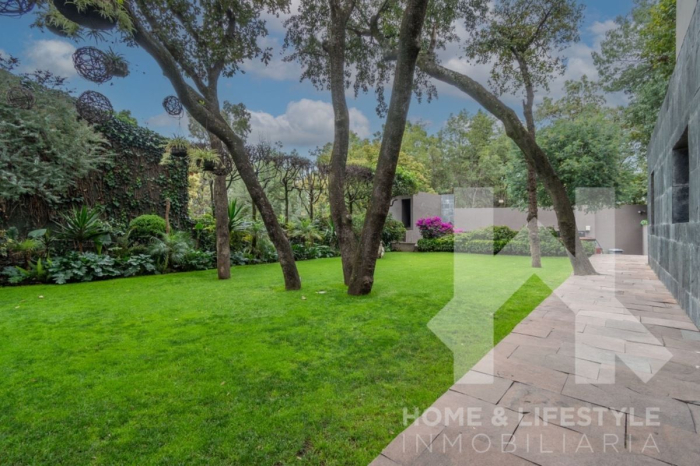 Venta y Renta Casa en Bosques de las Lomas