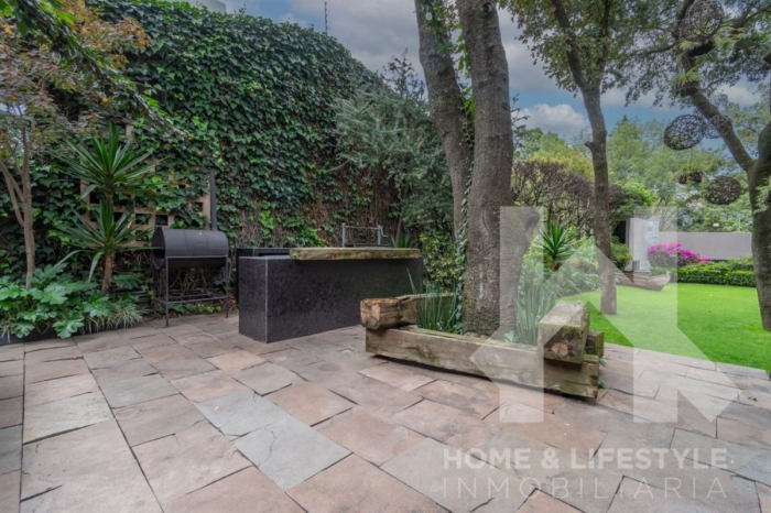 Venta y Renta Casa en Bosques de las Lomas