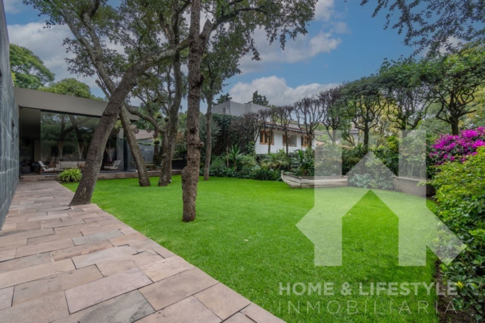 Venta y Renta Casa en Bosques de las Lomas