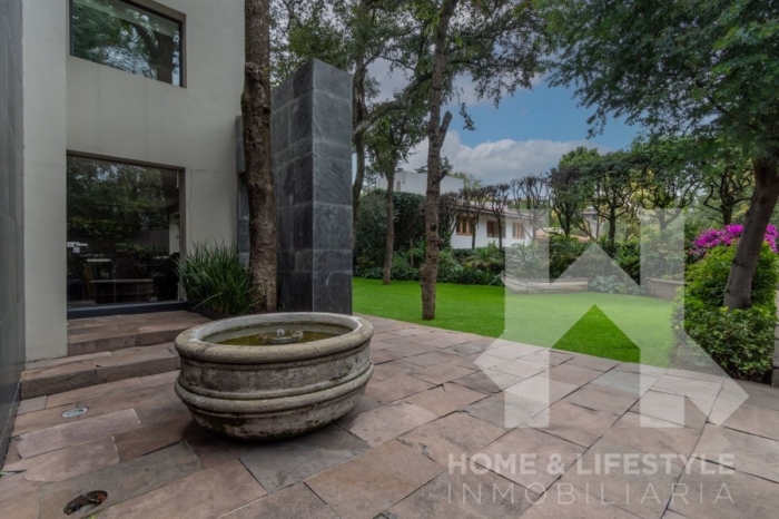 Venta y Renta Casa en Bosques de las Lomas