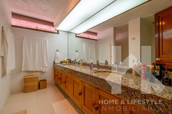 Venta Casa en Bosques de las Lomas