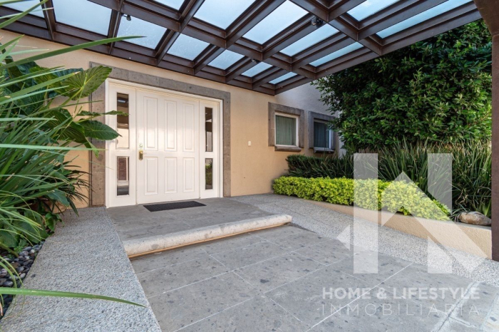 venta magnífica casa en privada en lomas de vista hermosa