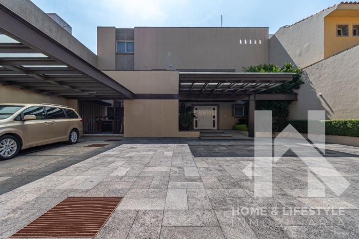 venta magnífica casa en privada en lomas de vista hermosa