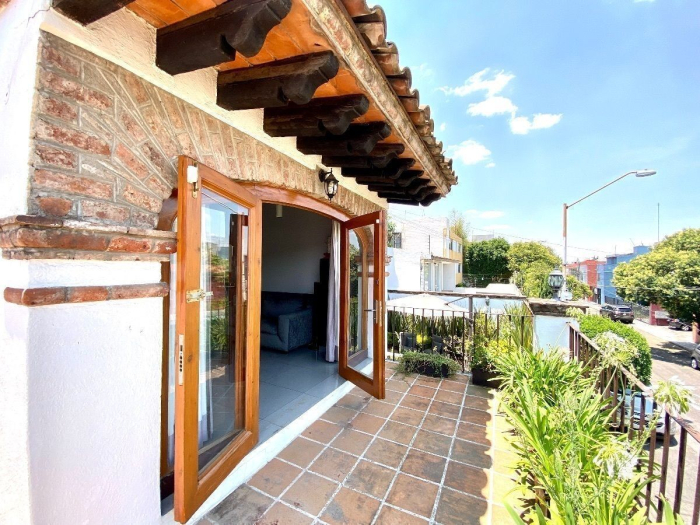 Rento Casa En Lomas Hipódromo. Semi Amueblada. Opción 100% Amueblada.