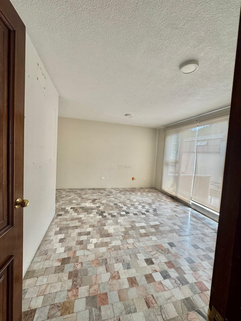 CASA EN VENTA O RENTA EN LA CONDESA