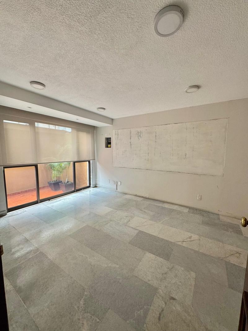 CASA EN VENTA O RENTA EN LA CONDESA