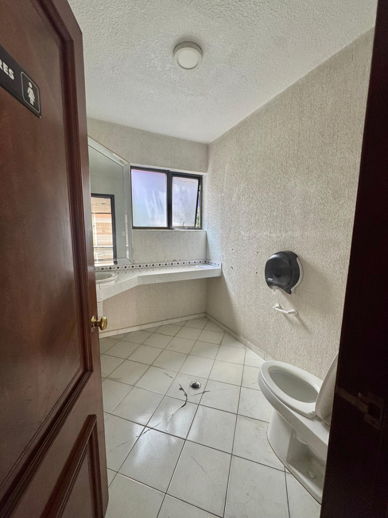 CASA EN VENTA O RENTA EN LA CONDESA