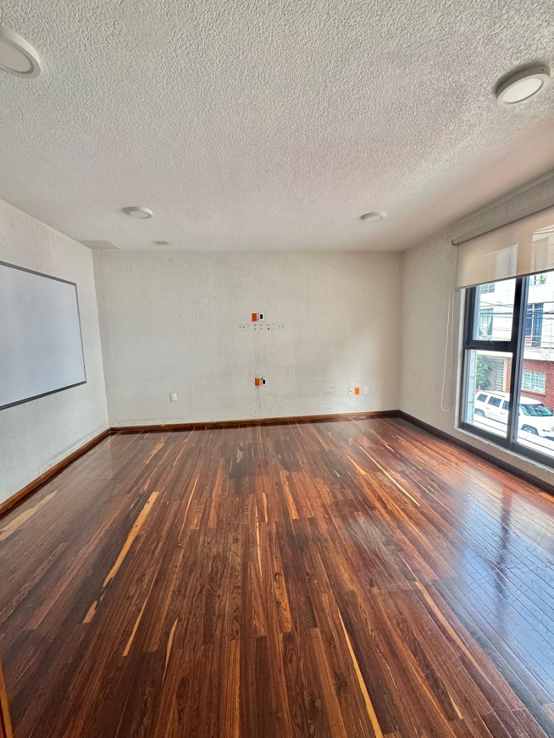 CASA EN VENTA O RENTA EN LA CONDESA