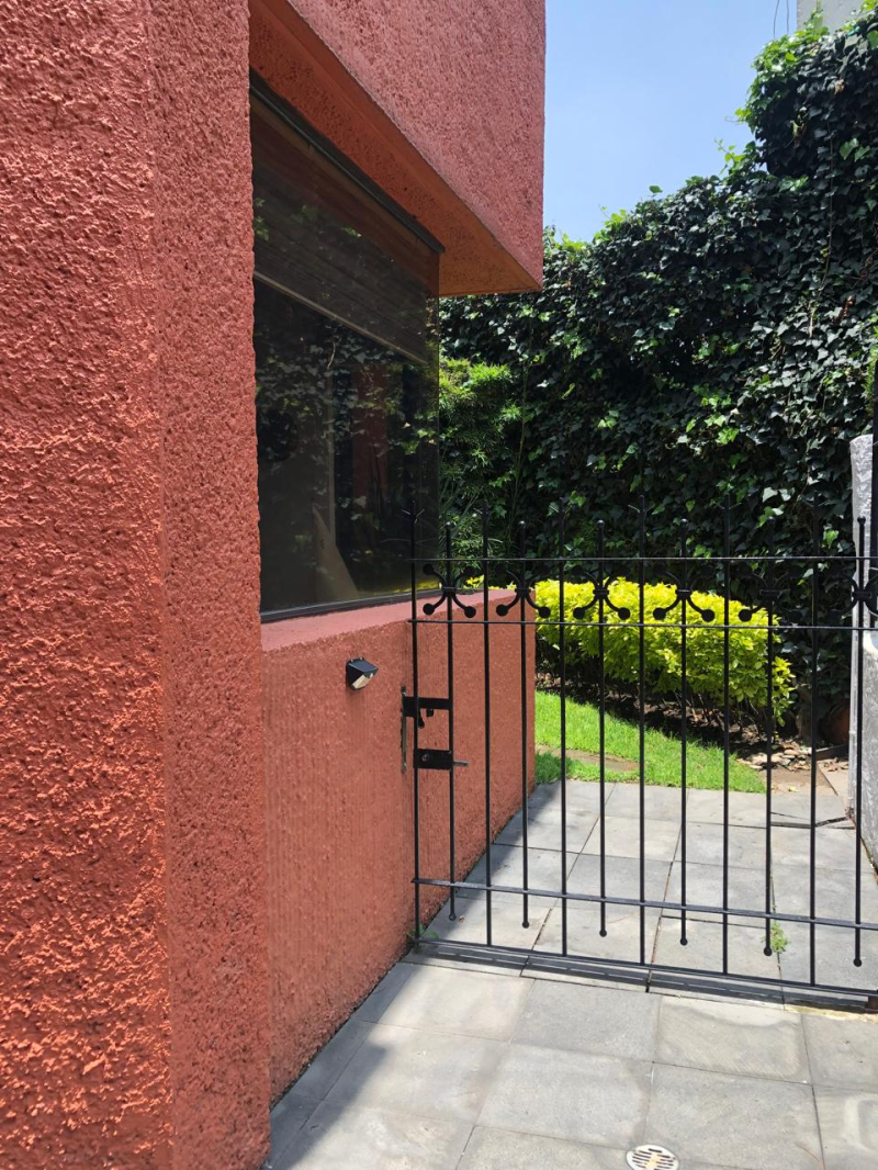 Casa En Venta Lomas De Tecamachalco En Privada.
