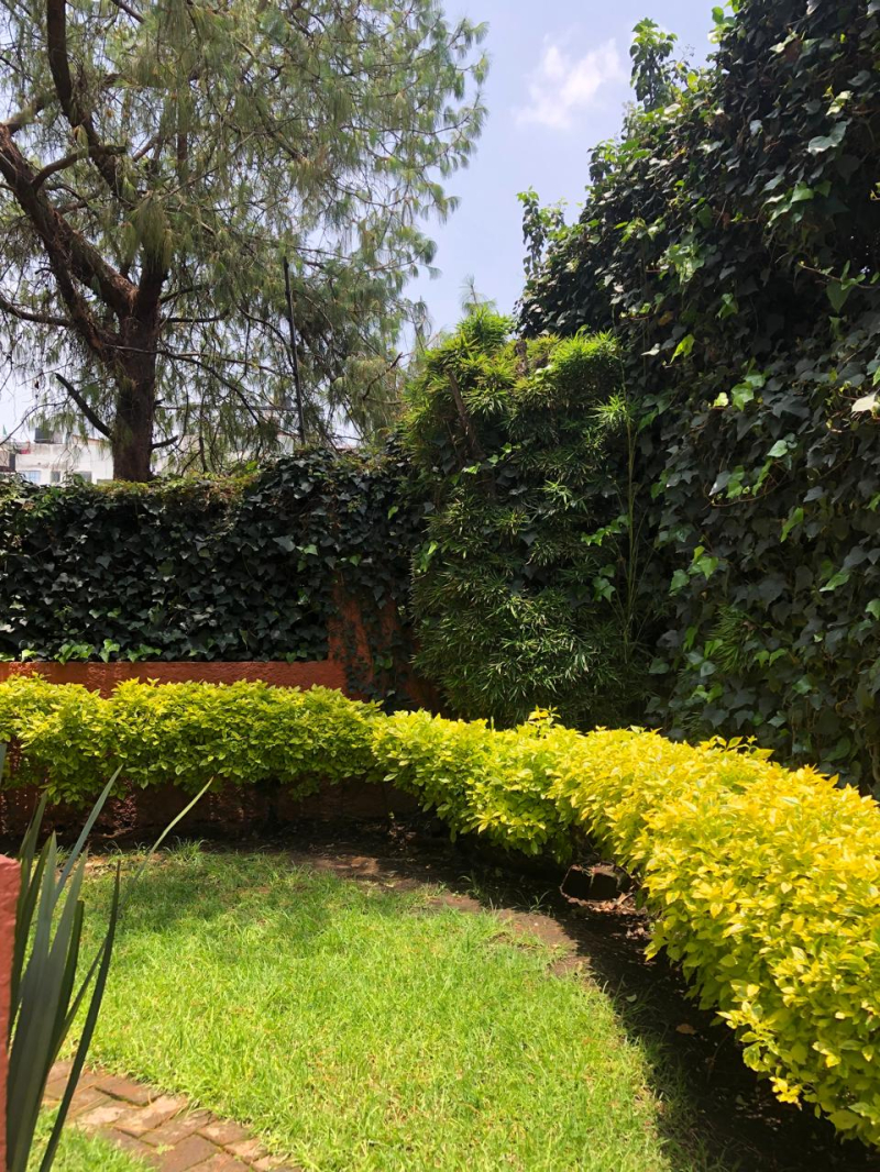 Casa En Venta Lomas De Tecamachalco En Privada.