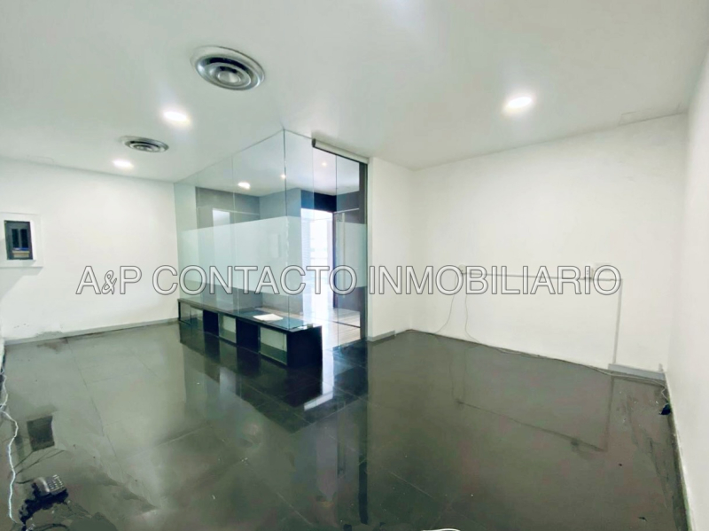 OFICINAS EN RENTA EN BOSQUES DE LAS LOMAS OPCIONES 110 a 131 m²  RADIATAS