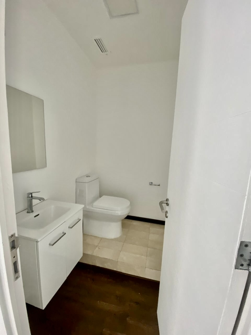 OFICINAS EN RENTA EN BOSQUES DE LAS LOMAS OPCIONES 110 a 131 m²  RADIATAS