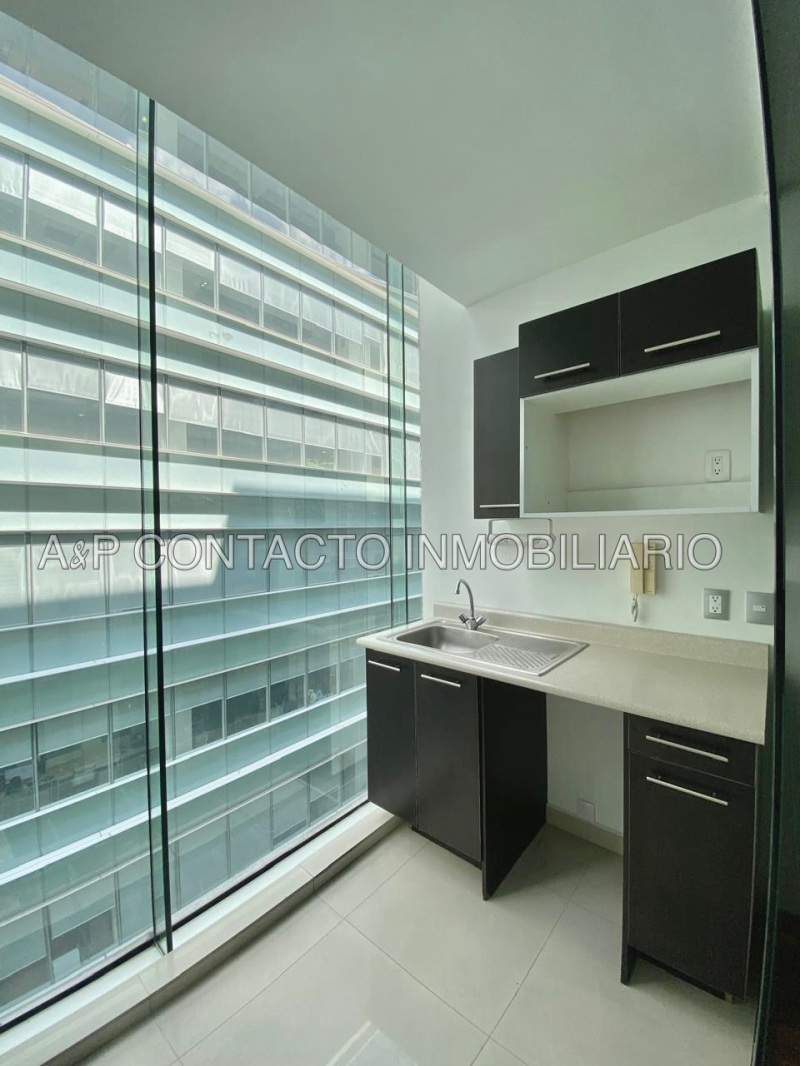 OFICINAS EN RENTA EN BOSQUES DE LAS LOMAS OPCIONES 110 a 131 m²  RADIATAS