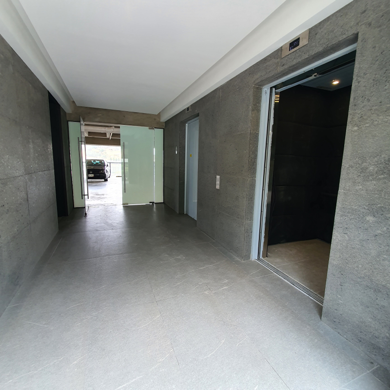Departamento En Venta En Obra Gris Con Terraza Panorámica En Lomas Country